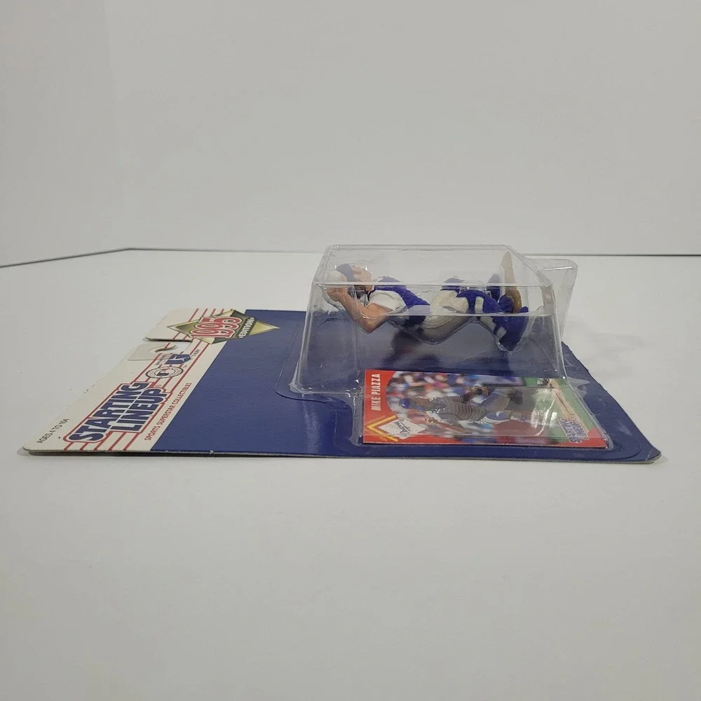 1995 Starting Lineup Mike Piazza Los Angeles Dodgers Figure with Card Kenner NIB